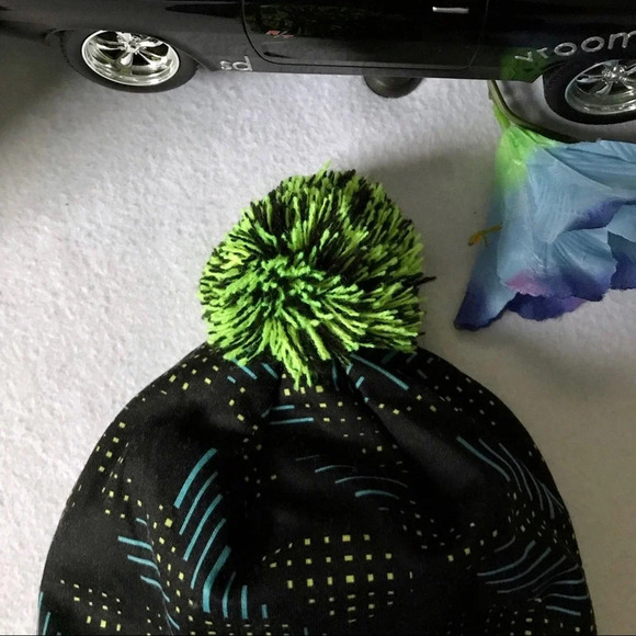 Nike NWOT Beanies Bundle Youth OS (8-20 Years Old) - Picture 7 of 10
